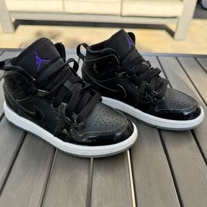 Air Jordan 1 Mid SE Space Jam
